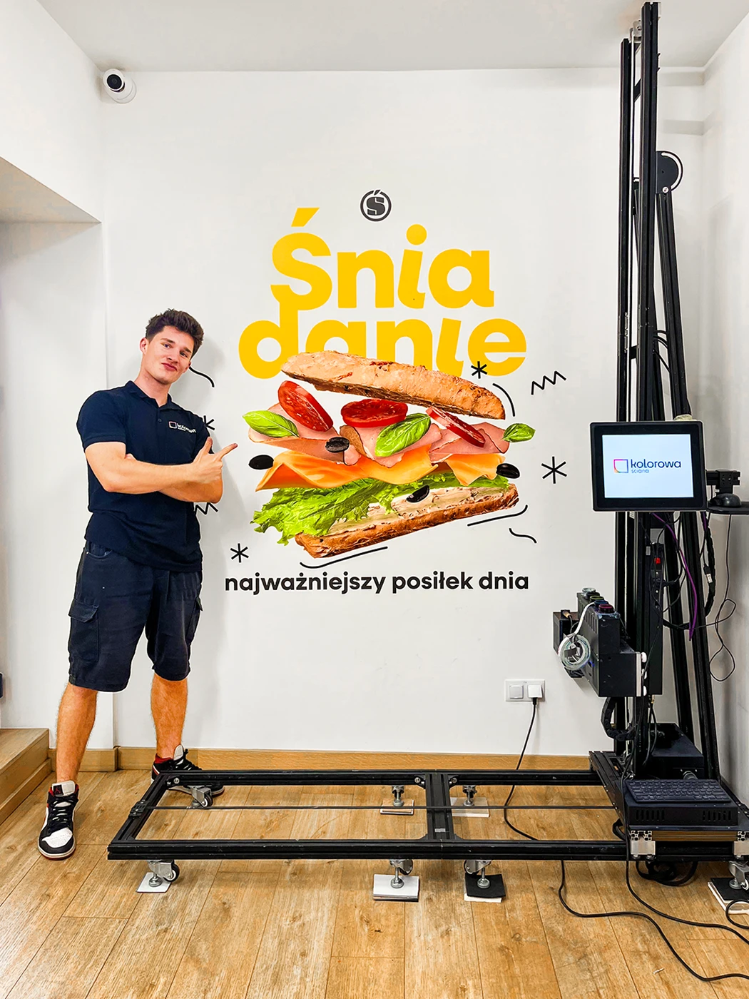 Standardy i normy odbioru druku ściennego