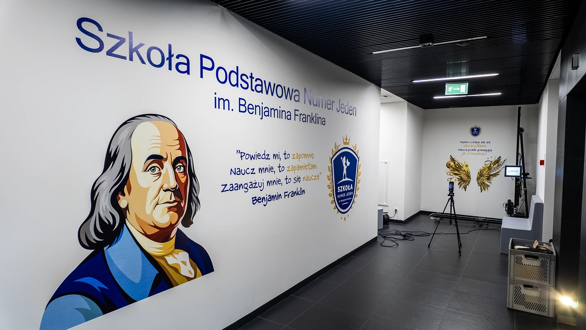 Druk ścienny Warszawa – realizacja Szkoła Podstawowa nr 1 im. Benjamina Franklina