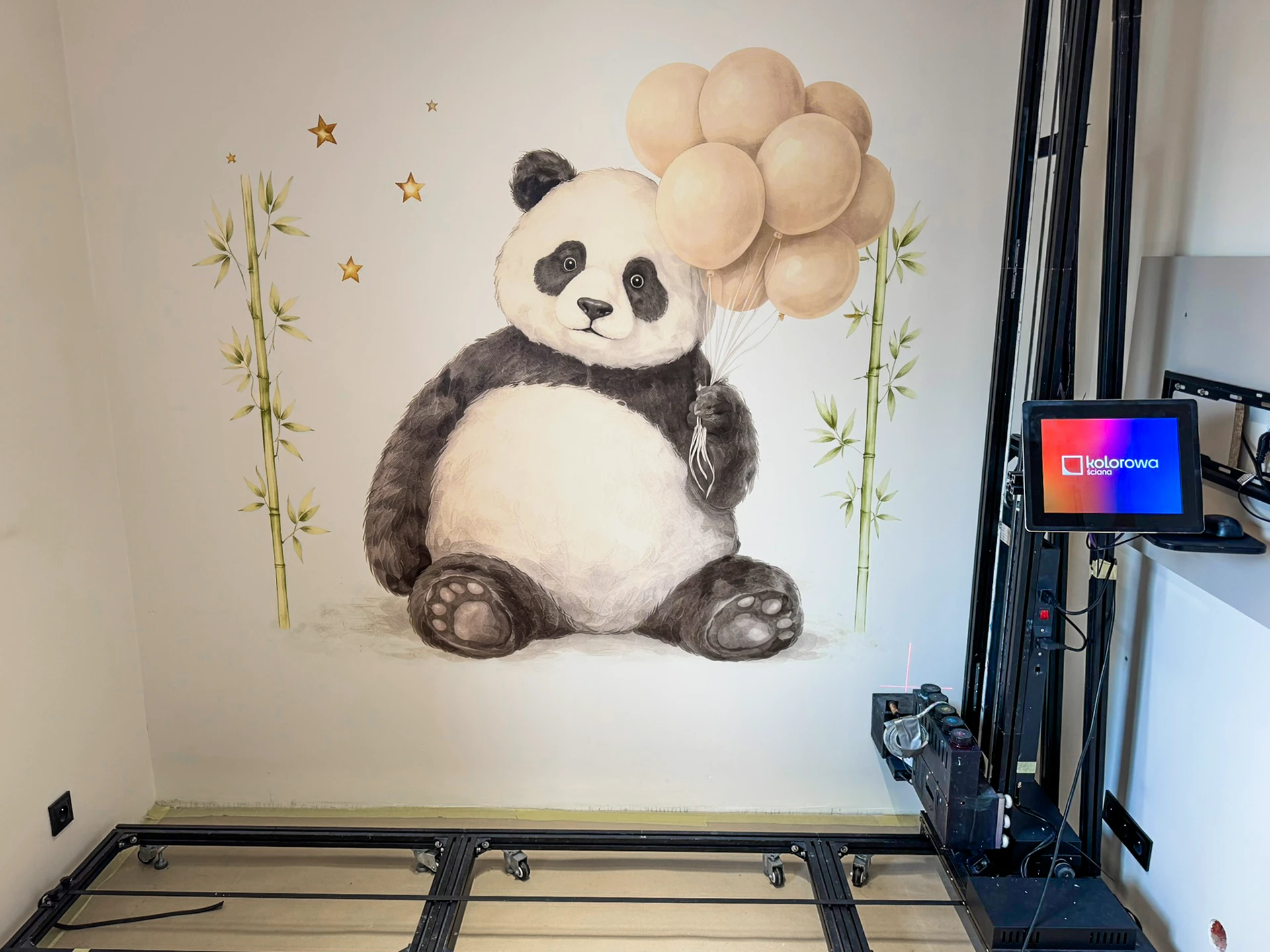 Druk ścienny Częstochowa – realizacja Mieszkanie prywatne – Panda